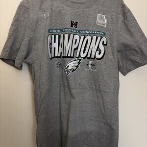 The Nike Tee Shirt Men’s Medium Gray With Graphic NFL Design
